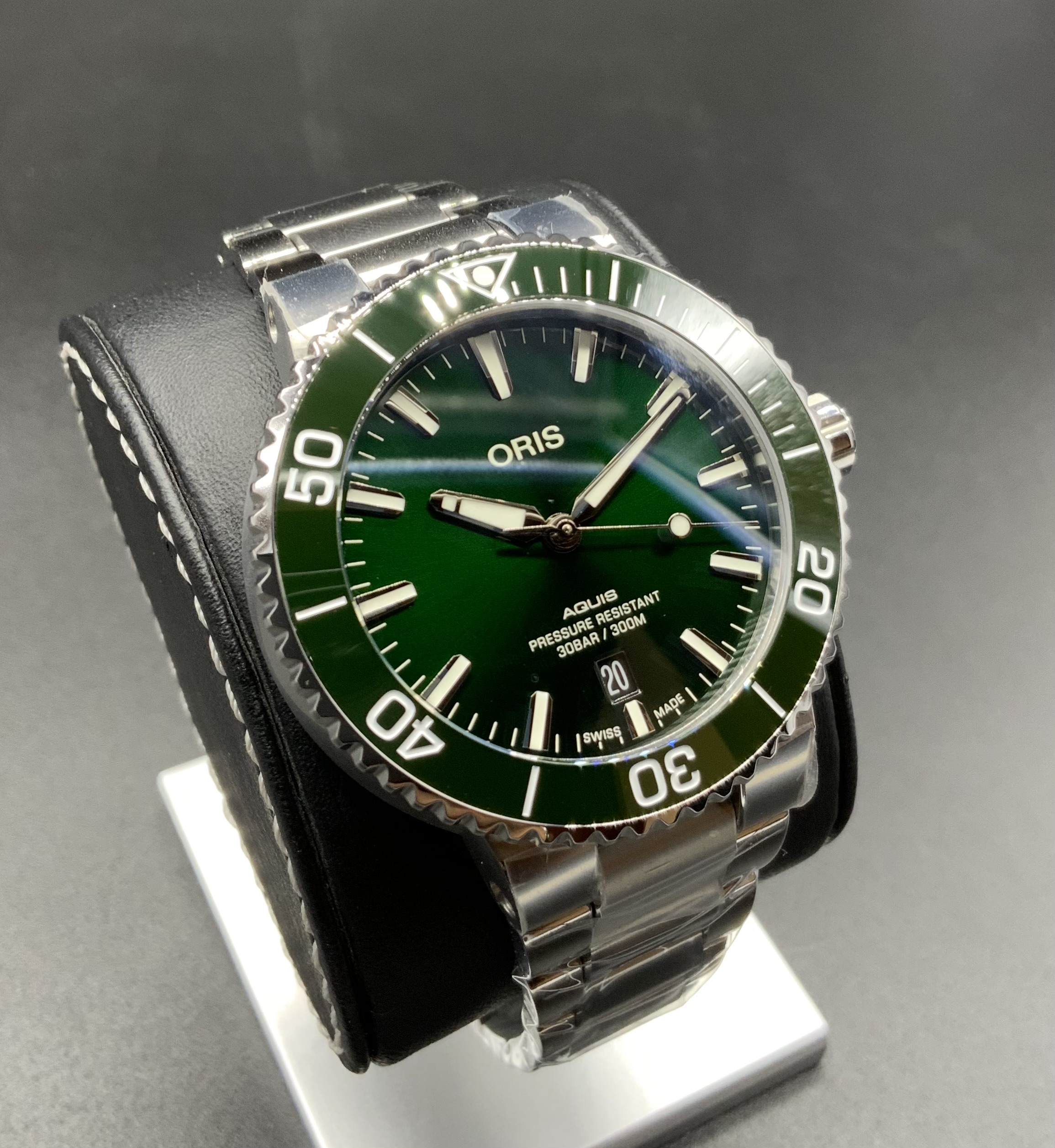 Oris Aquis Date