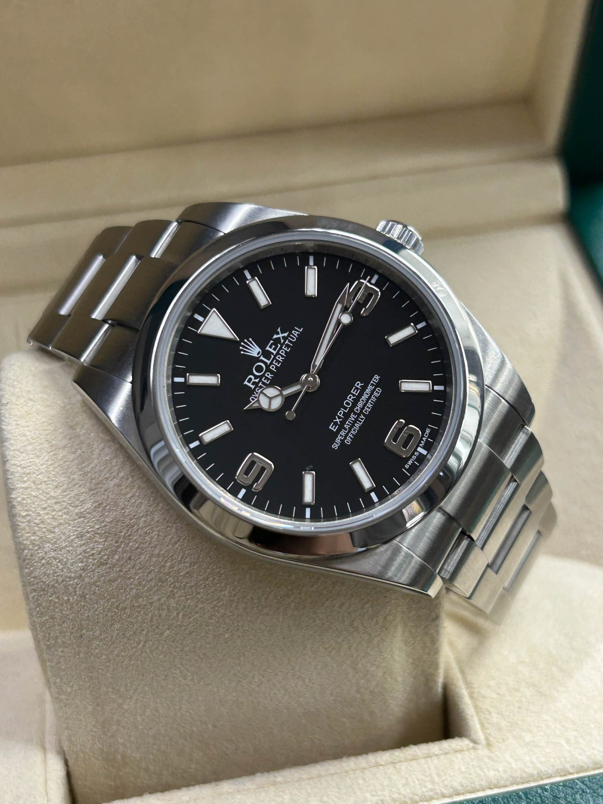 Rolex Explorer 39mm - Ref 214270 - Year 2014