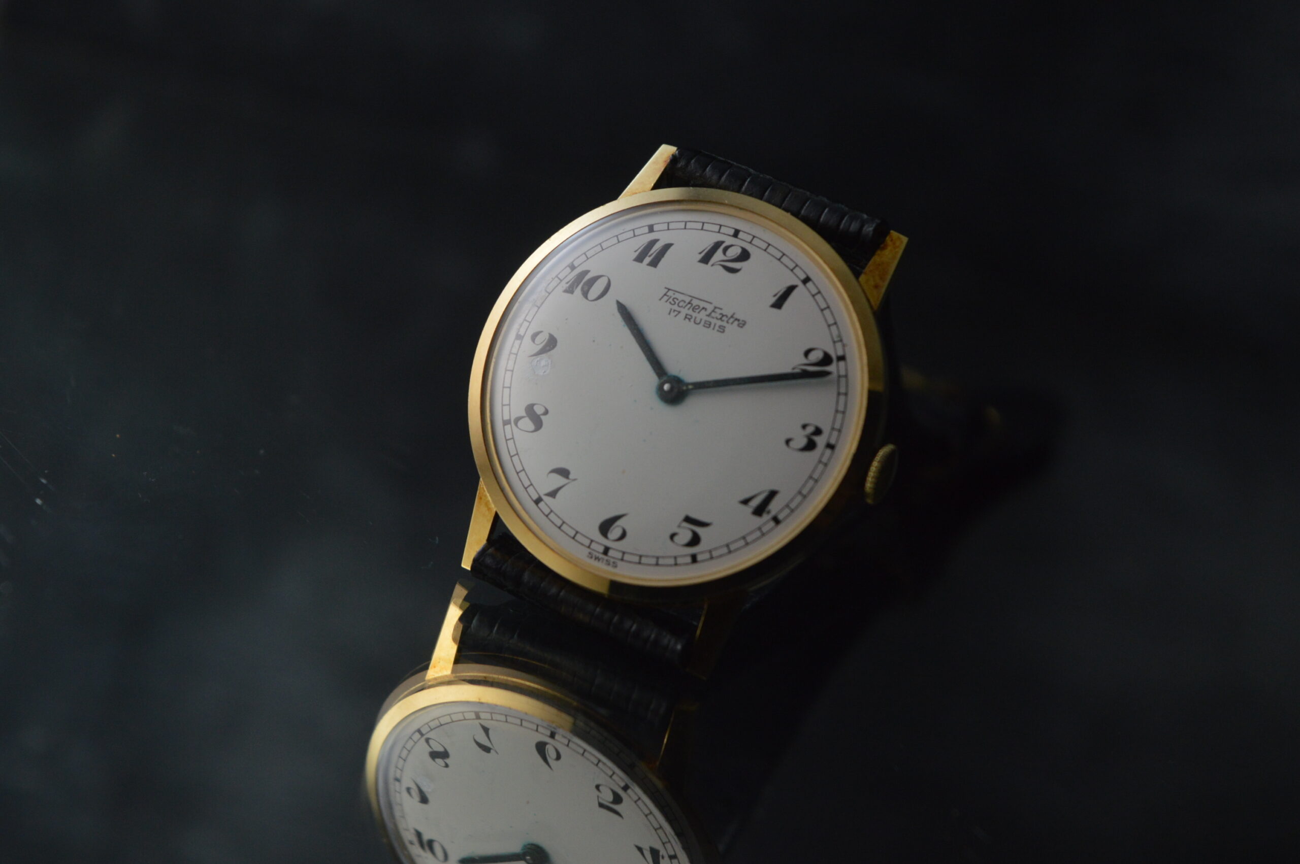 FISCHER EXTRA MEN'S VERY FLAT VINTAGE 18K SOLID GOLD DRESS WATCH 32 X 36MM